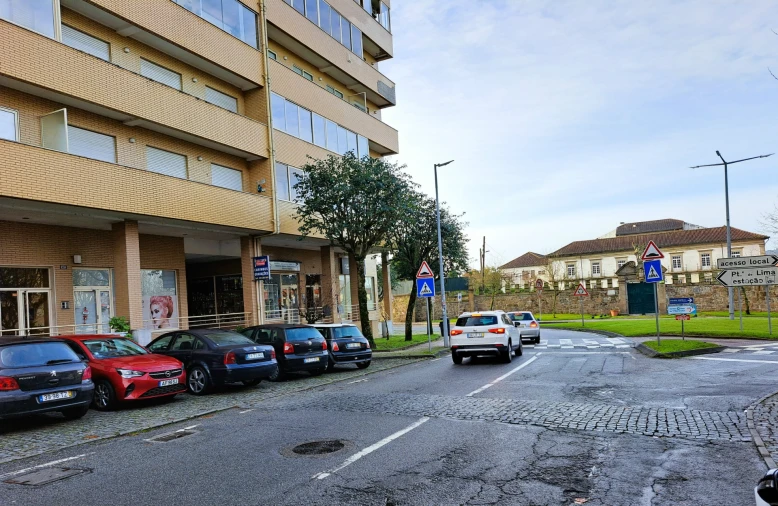 Loja para Arrendamento em Braga (Maximinos, Sé e Cividade) Foto 5
