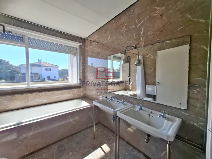 Moradia T4 para Venda em Lordelo do Ouro e Massarelos Foto 20