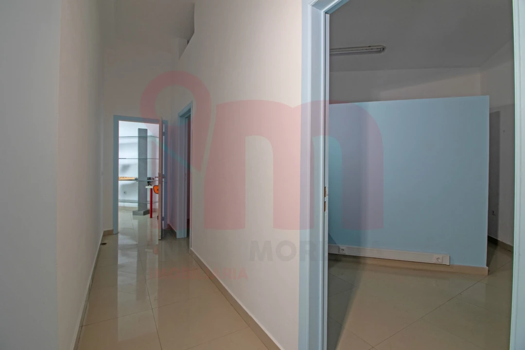 Loja para Venda em São Tomé de Negrelos Foto 9