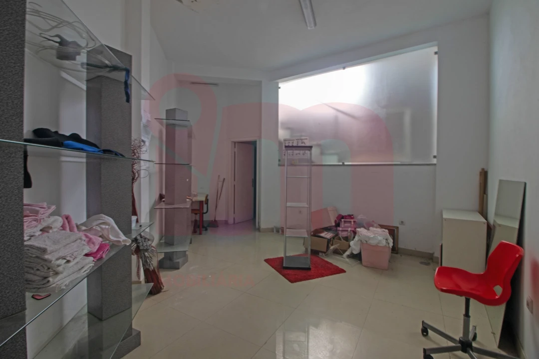 Loja para Venda em São Tomé de Negrelos Foto 13