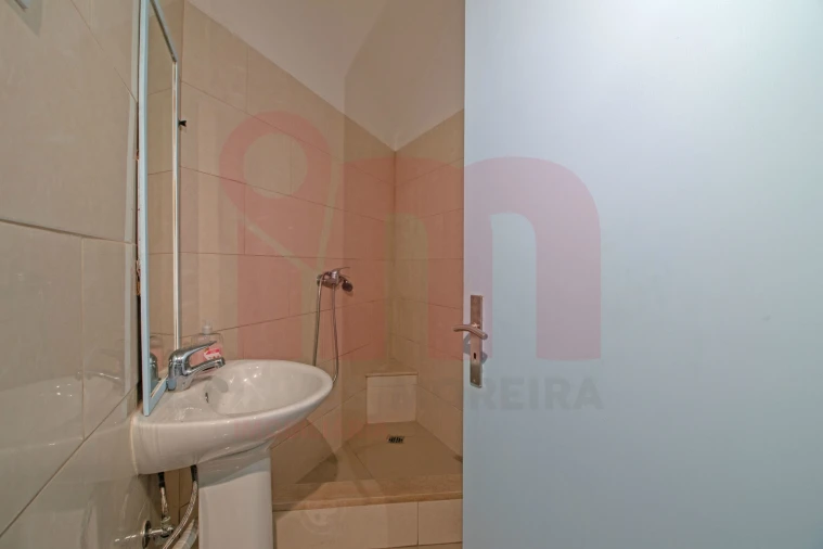 Loja para Venda em São Tomé de Negrelos Foto 8