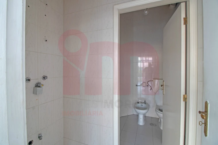 Loja para Venda em São Tomé de Negrelos Foto 5