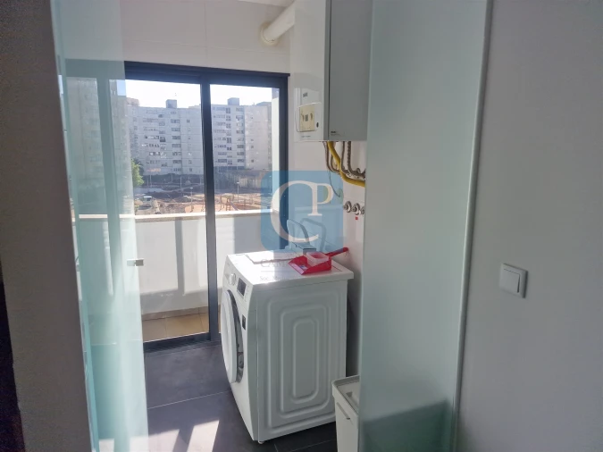 Apartamento T2 para Arrendamento em Ramalde Foto 9