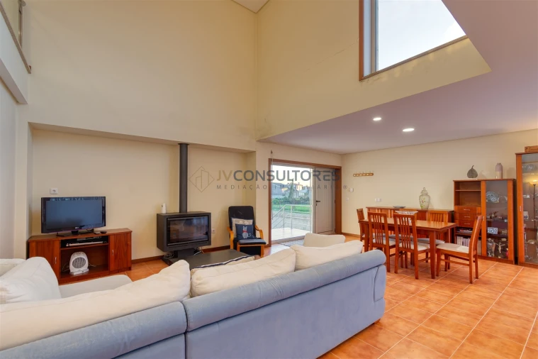 Moradia T4 para Venda em Salreu Foto 9