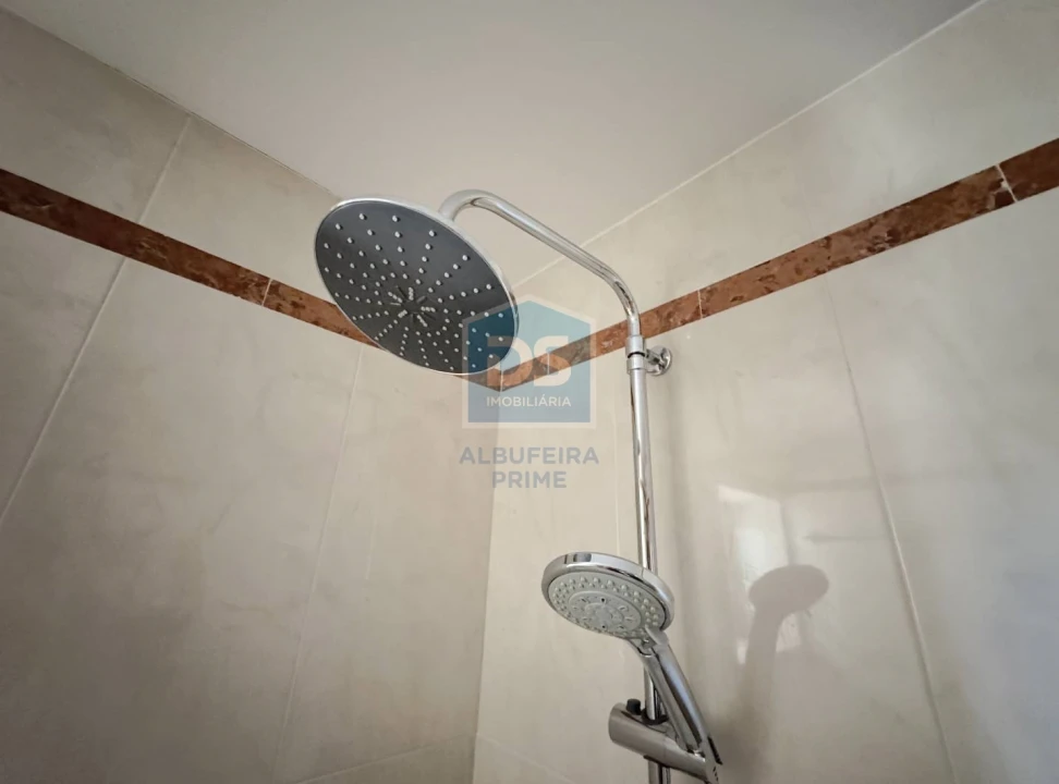 Apartamento T3 para Venda em Quarteira Foto 31