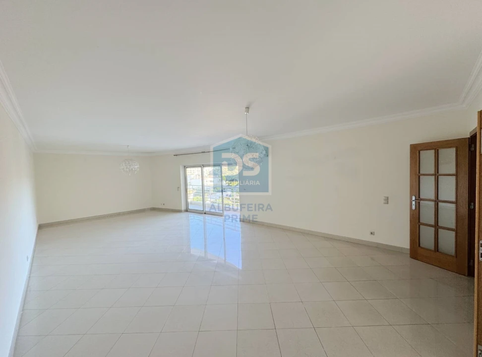 Apartamento T3 para Venda em Quarteira Foto 9