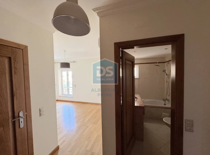 Apartamento T3 para Venda em Quarteira Foto 23