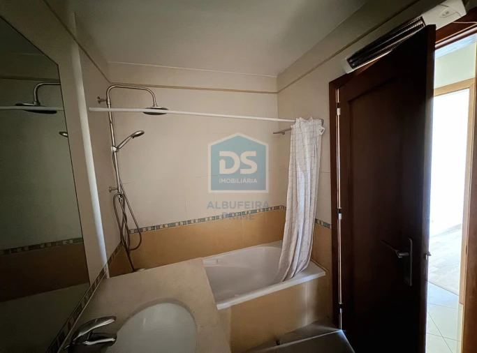 Apartamento T3 para Venda em Quarteira Foto 35