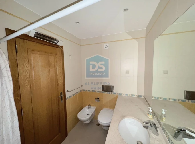 Apartamento T3 para Venda em Quarteira Foto 32