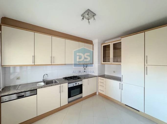 Apartamento T3 para Venda em Quarteira Foto 29