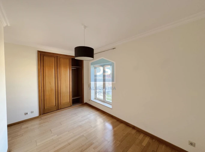 Apartamento T3 para Venda em Quarteira Foto 14