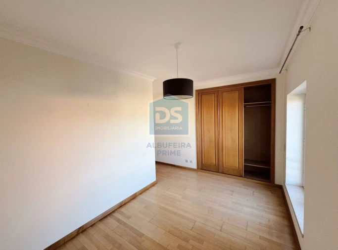 Apartamento T3 para Venda em Quarteira Foto 16