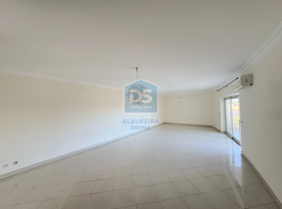 Apartamento T3 para Venda em Quarteira Foto 7