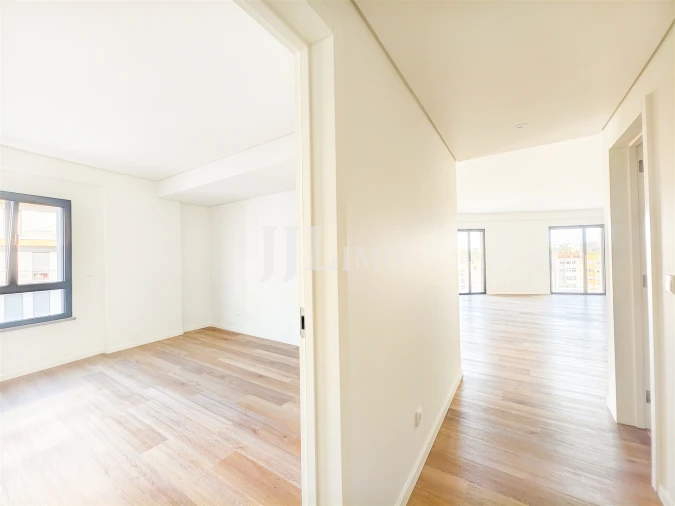 Apartamento T2 para Arrendamento em Lumiar Foto 6