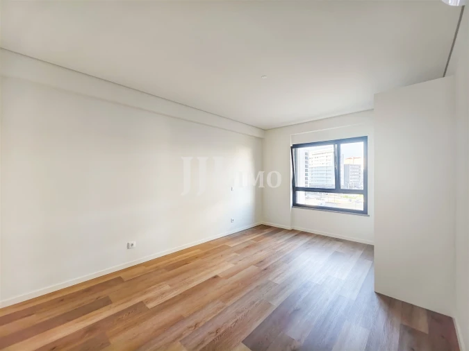 Apartamento T2 para Arrendamento em Lumiar Foto 12