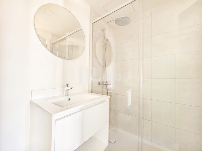 Apartamento T2 para Arrendamento em Lumiar Foto 14