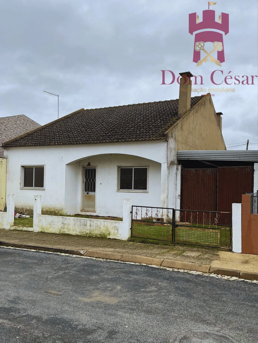 Moradia T2 para Venda em Raposa Foto 1