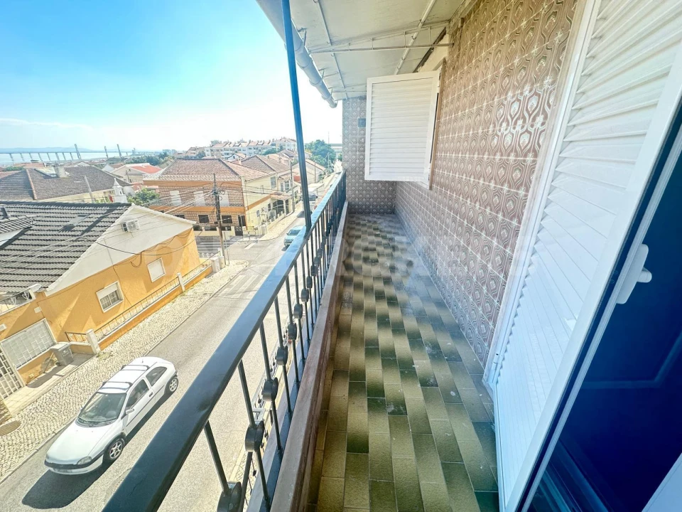 Apartamento T2 para Venda em Santa Iria de Azoia, São João da Talha e Bobadela Foto 16