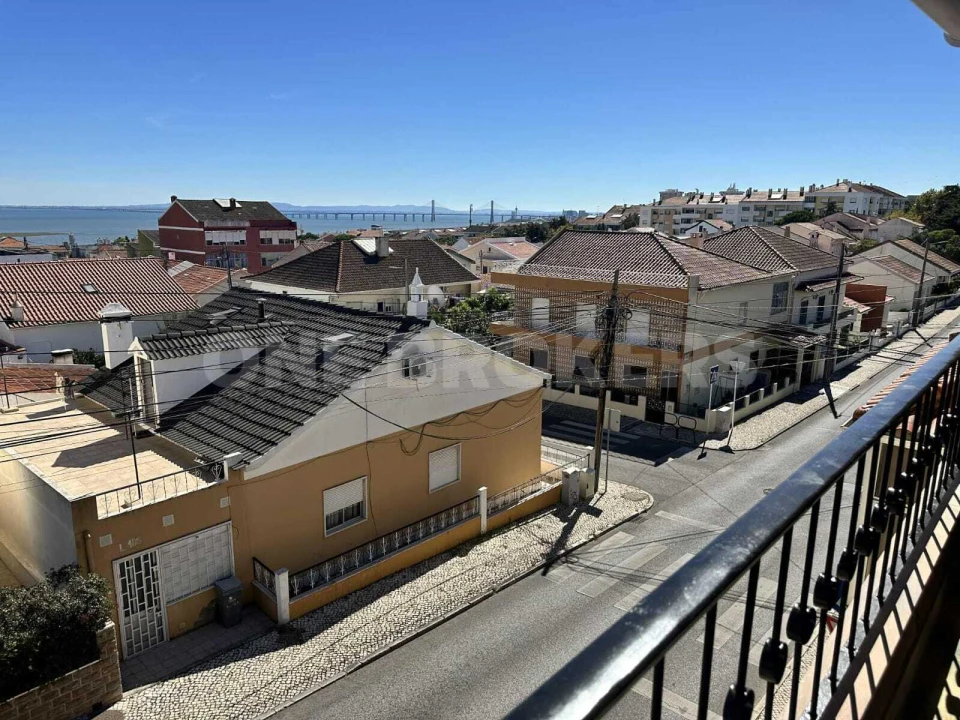 Apartamento T2 para Venda em Santa Iria de Azoia, São João da Talha e Bobadela Foto 3