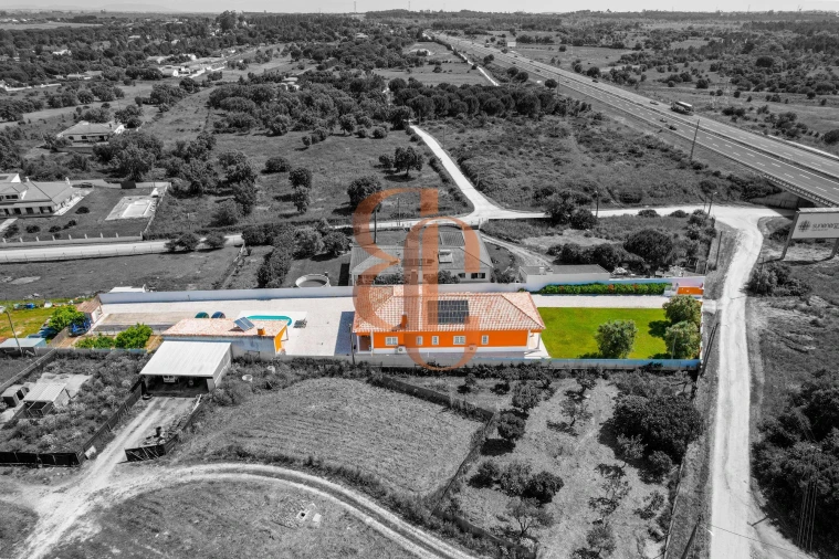 Moradia T4 para Venda em Almoster Foto 9