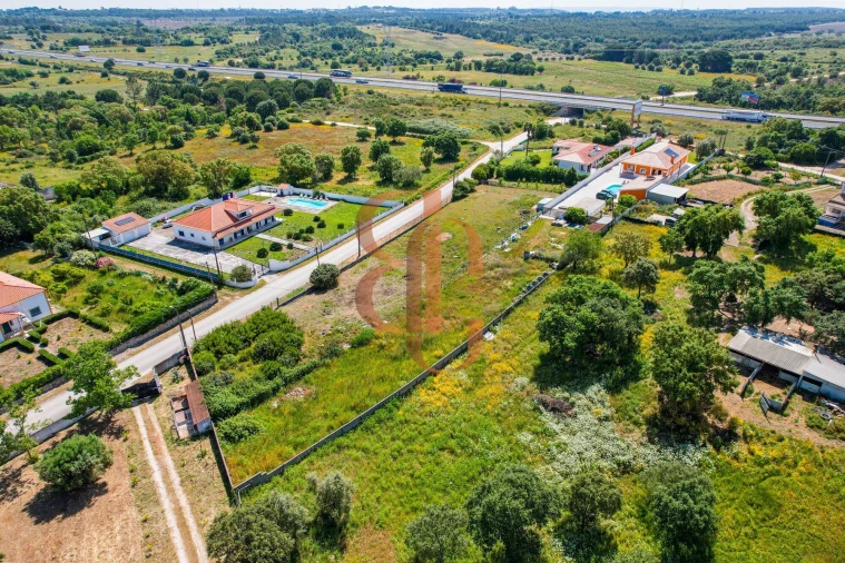 Moradia T4 para Venda em Almoster Foto 12