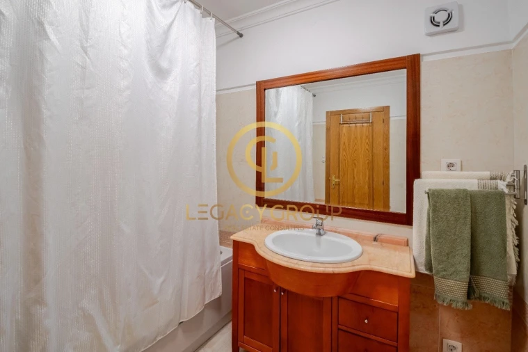 Apartamento T2 para Venda em Portimão Foto 16