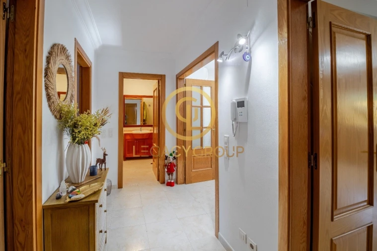 Apartamento T2 para Venda em Portimão Foto 2