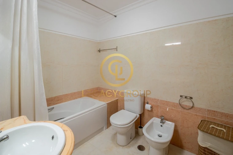 Apartamento T2 para Venda em Portimão Foto 13