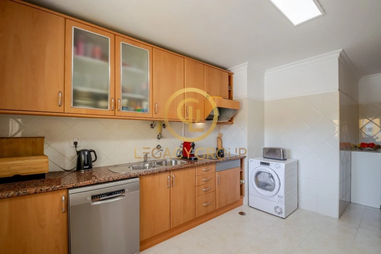 Apartamento T2 para Venda em Portimão Foto 8
