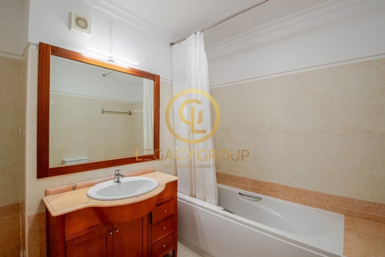 Apartamento T2 para Venda em Portimão Foto 17