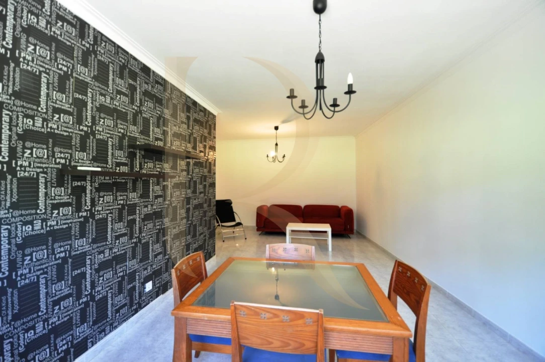 Apartamento T2 para Venda em Charneca de Caparica e Sobreda Foto 2