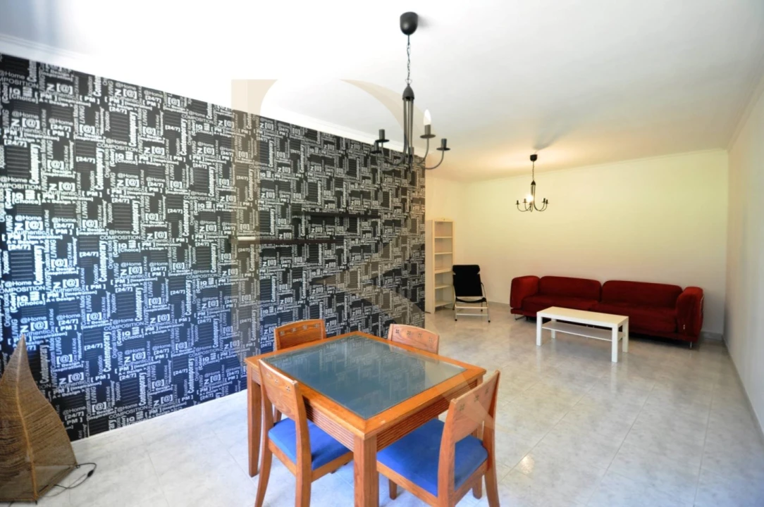 Apartamento T2 para Venda em Charneca de Caparica e Sobreda Foto 3