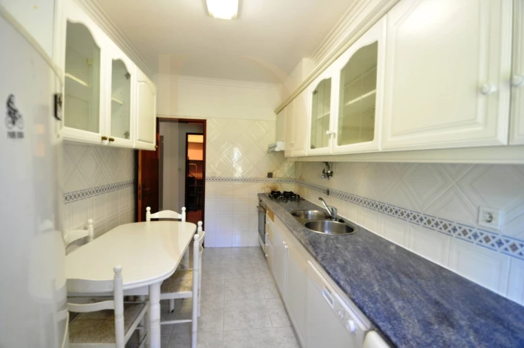 Apartamento T2 para Venda em Charneca de Caparica e Sobreda Foto 8