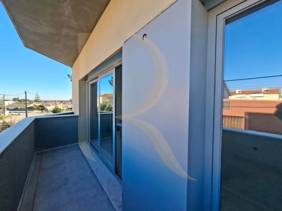 Apartamento T2 para Venda em Quinta do Conde Foto 23