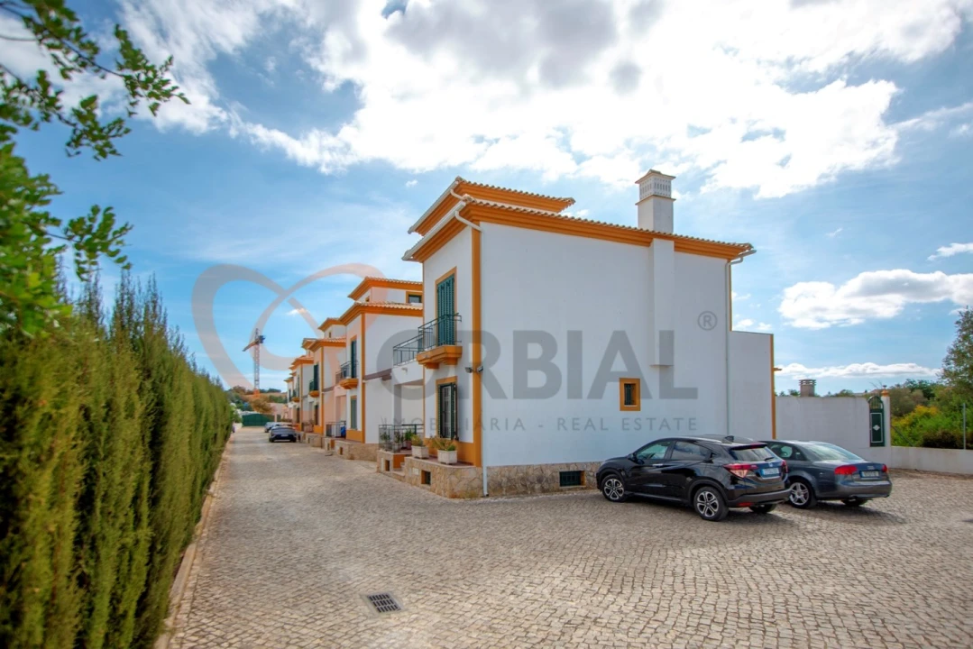 Moradia T4 para Venda em Ferreiras Foto 8