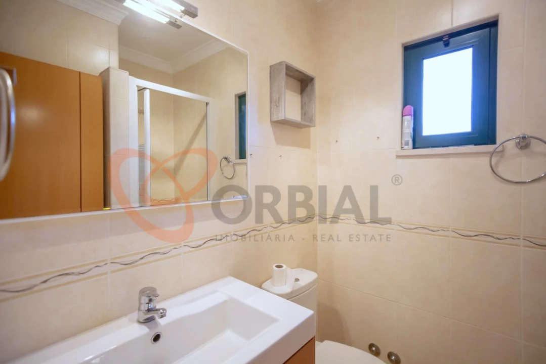 Moradia T4 para Venda em Ferreiras Foto 14