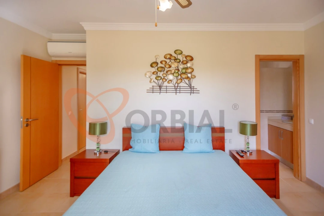 Moradia T4 para Venda em Ferreiras Foto 19