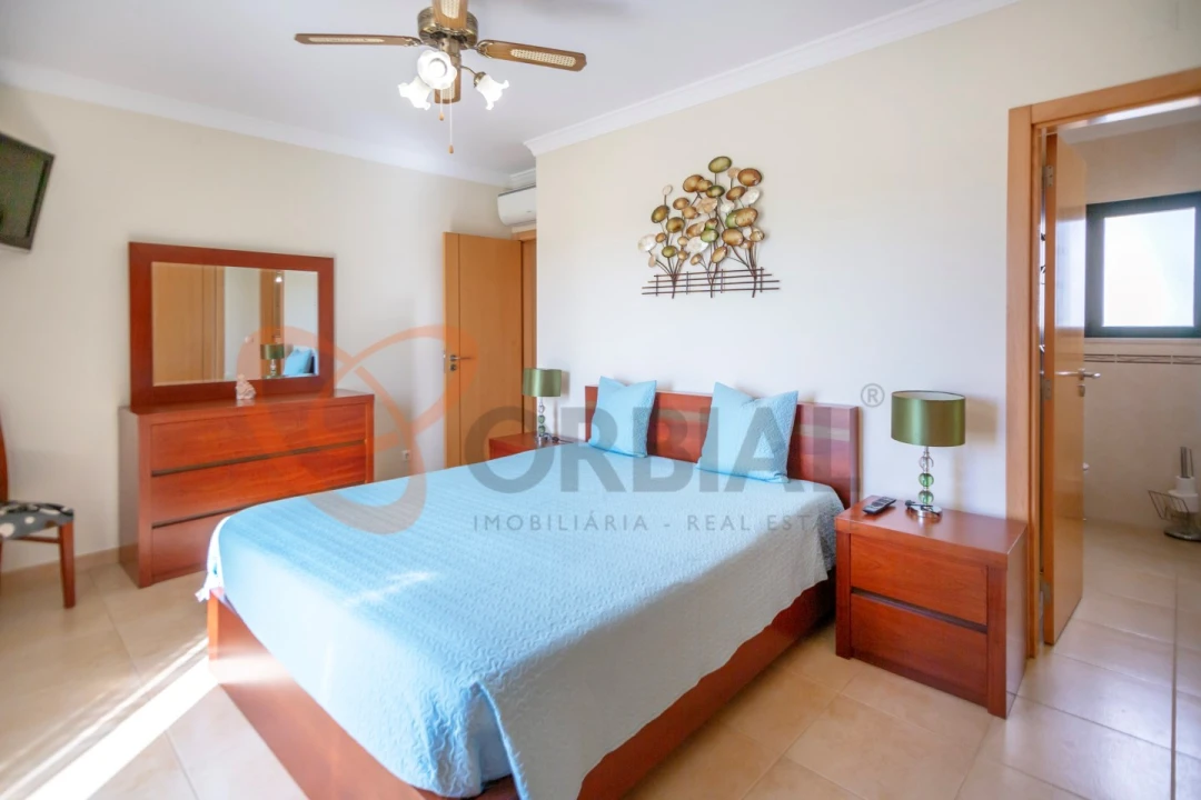 Moradia T4 para Venda em Ferreiras Foto 17