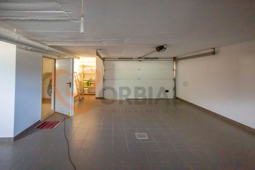 Moradia T4 para Venda em Ferreiras Foto 47