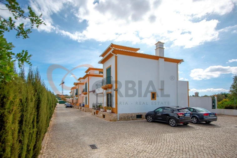 Moradia T4 para Venda em Ferreiras Foto 8