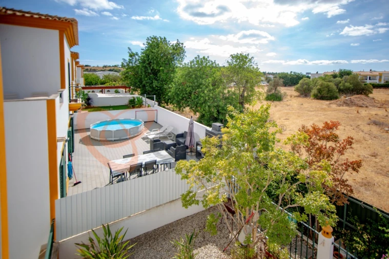 Moradia T4 para Venda em Ferreiras Foto 32