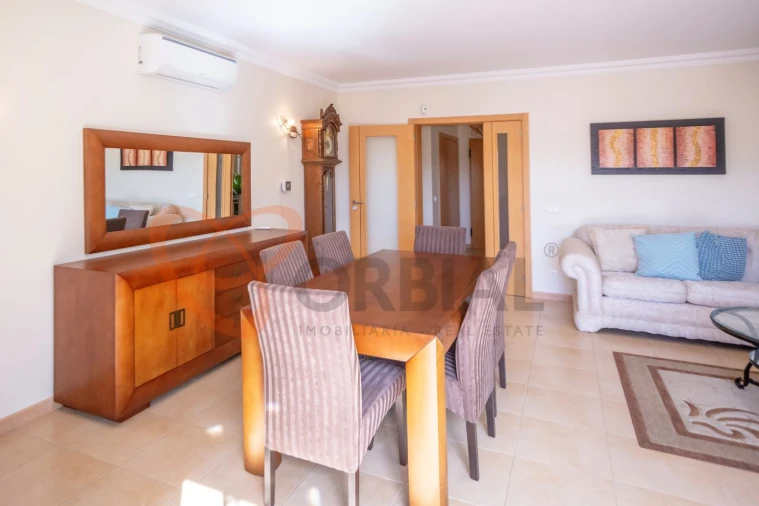 Moradia T4 para Venda em Ferreiras Foto 6