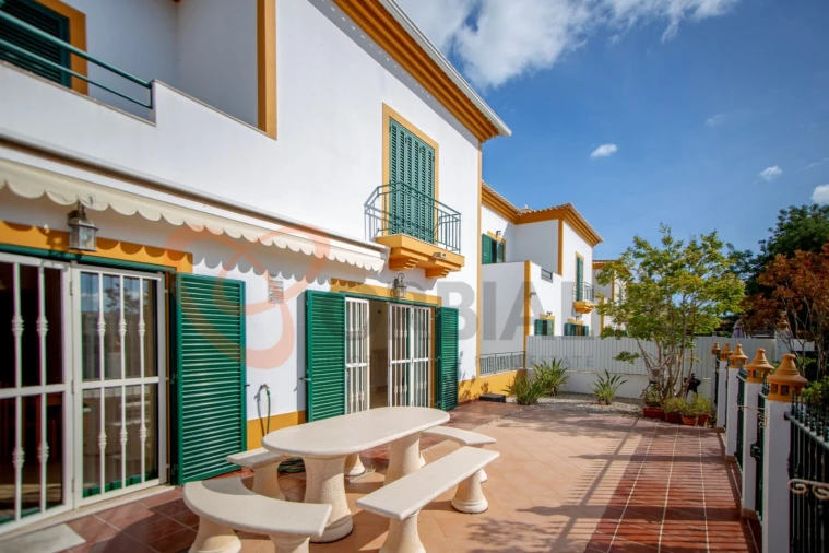 Moradia T4 para Venda em Ferreiras Foto 49