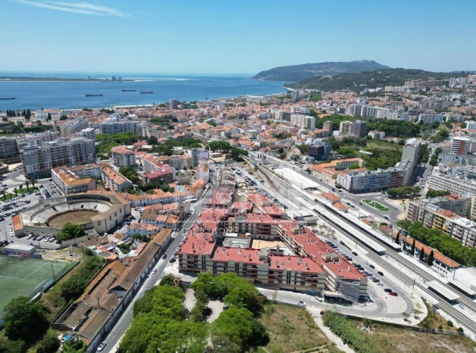 Apartamento T4 para Venda em Setubal (São Sebastião) Foto 1