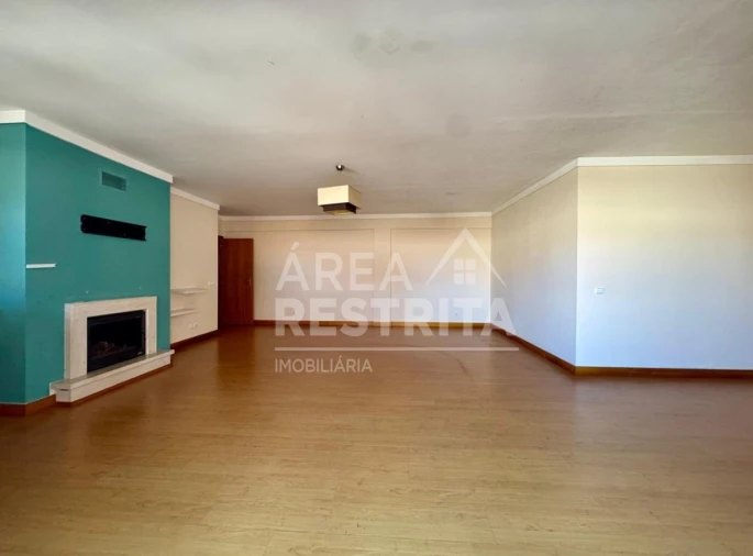 Apartamento T4 para Venda em Setubal (São Sebastião) Foto 2