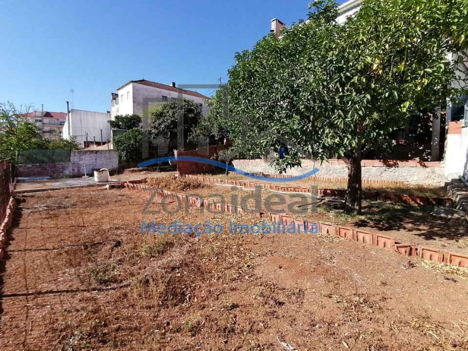 Moradia T4 para Venda em Alenquer (Santo Estêvão e Triana) Foto 3