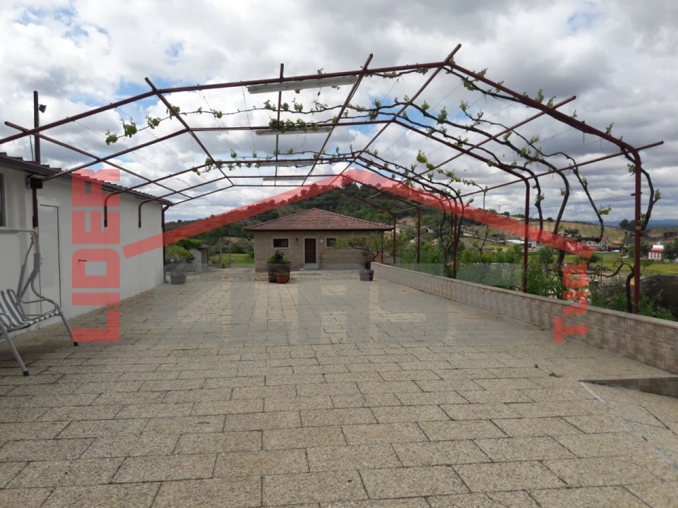 Moradia T3 para Venda em Torre de D. Chama Foto 24