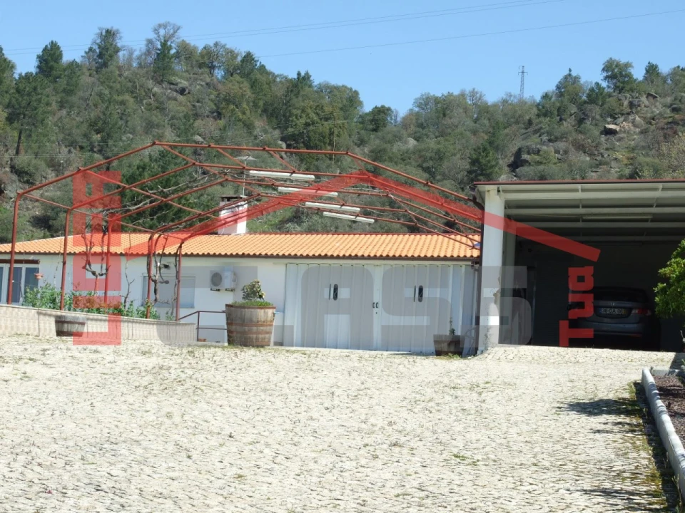 Moradia T3 para Venda em Torre de D. Chama Foto 26