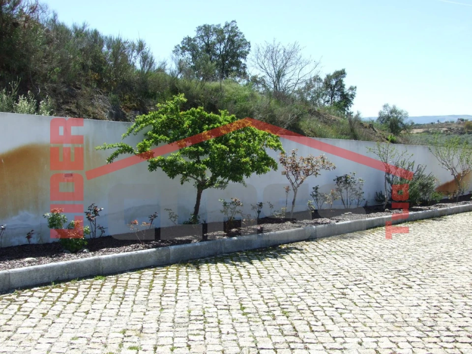 Moradia T3 para Venda em Torre de D. Chama Foto 29