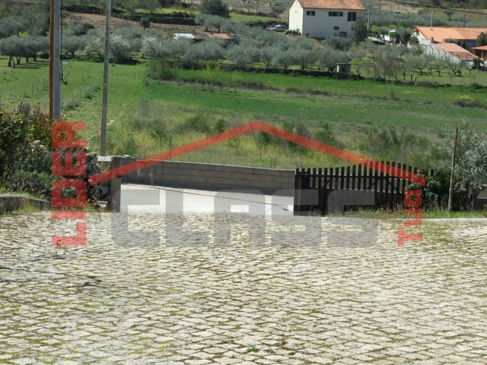 Moradia T3 para Venda em Torre de D. Chama Foto 30